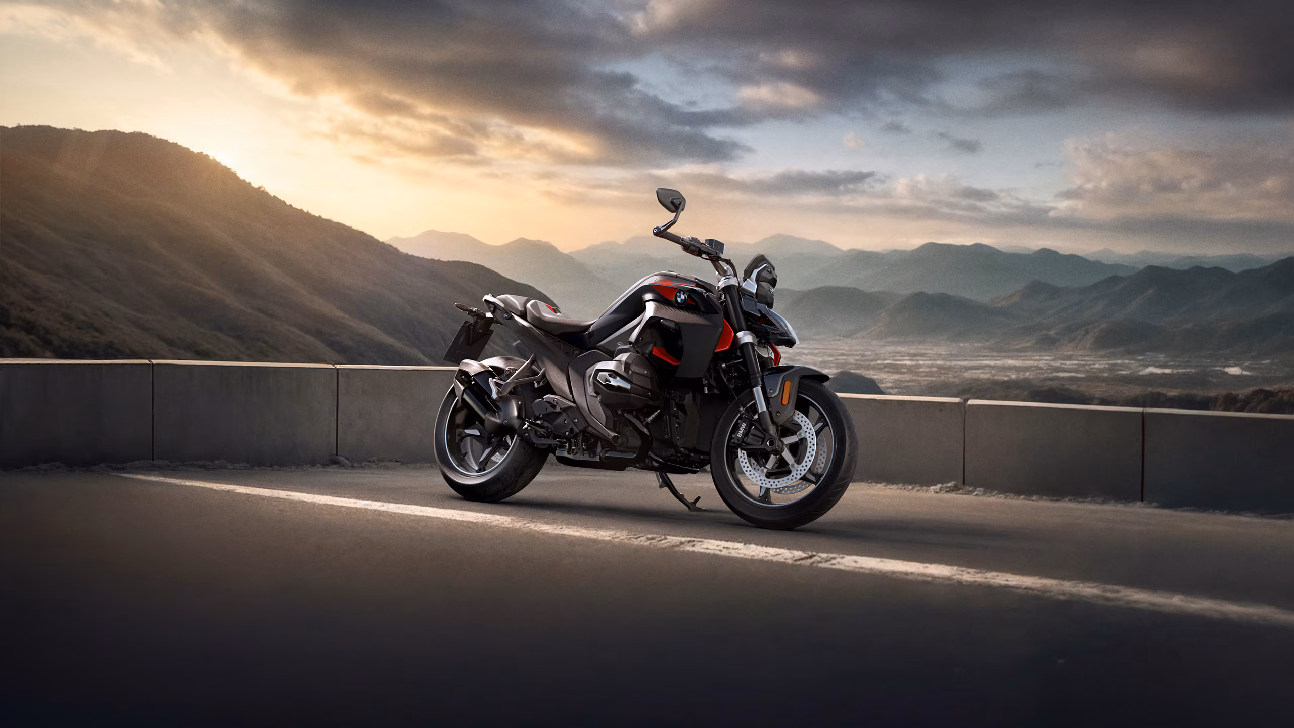BMW R 1300 R in Pomona, CA