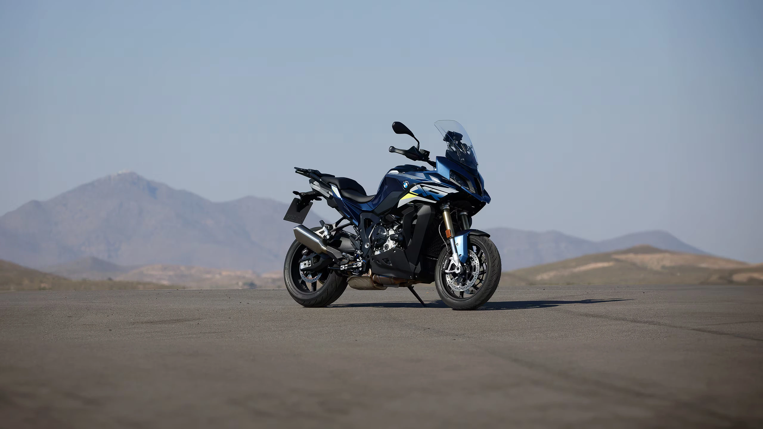 2025 BMW S 1000 XR at Pomona, CA